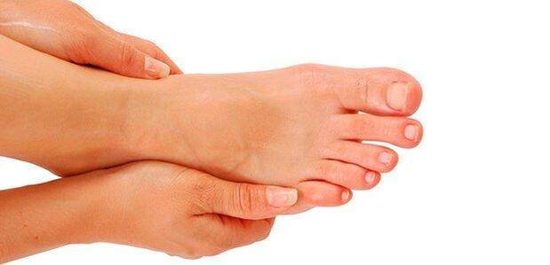 pie sano después del tratamiento de hongos en las uñas